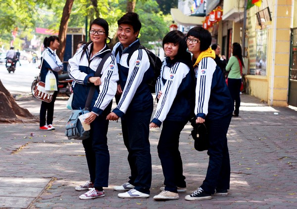 xưởng may áo khoác đồng phục giá rẻ
